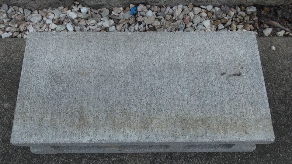 サンポールでコンクリートが溶ける 玄関や駐車場の汚れに原液で使用はヤメた方が良い理由 うさけろのゆるふわライフ
